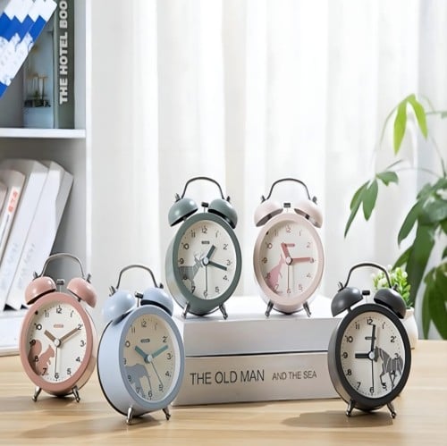 ساعه منبه مزدوجة الجرس.