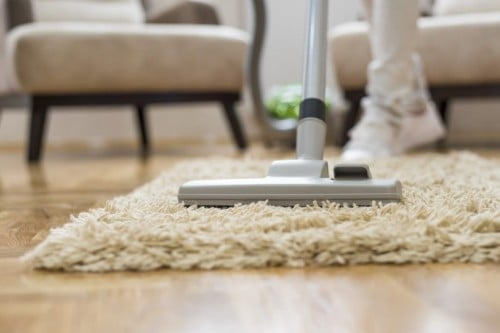المكانس الذكية اللاسلكية : تجربة للتنظيف المنزلي بسهولة وذكاء