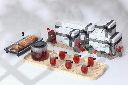 TEA SET GIFT هدية مجموعة الشاي