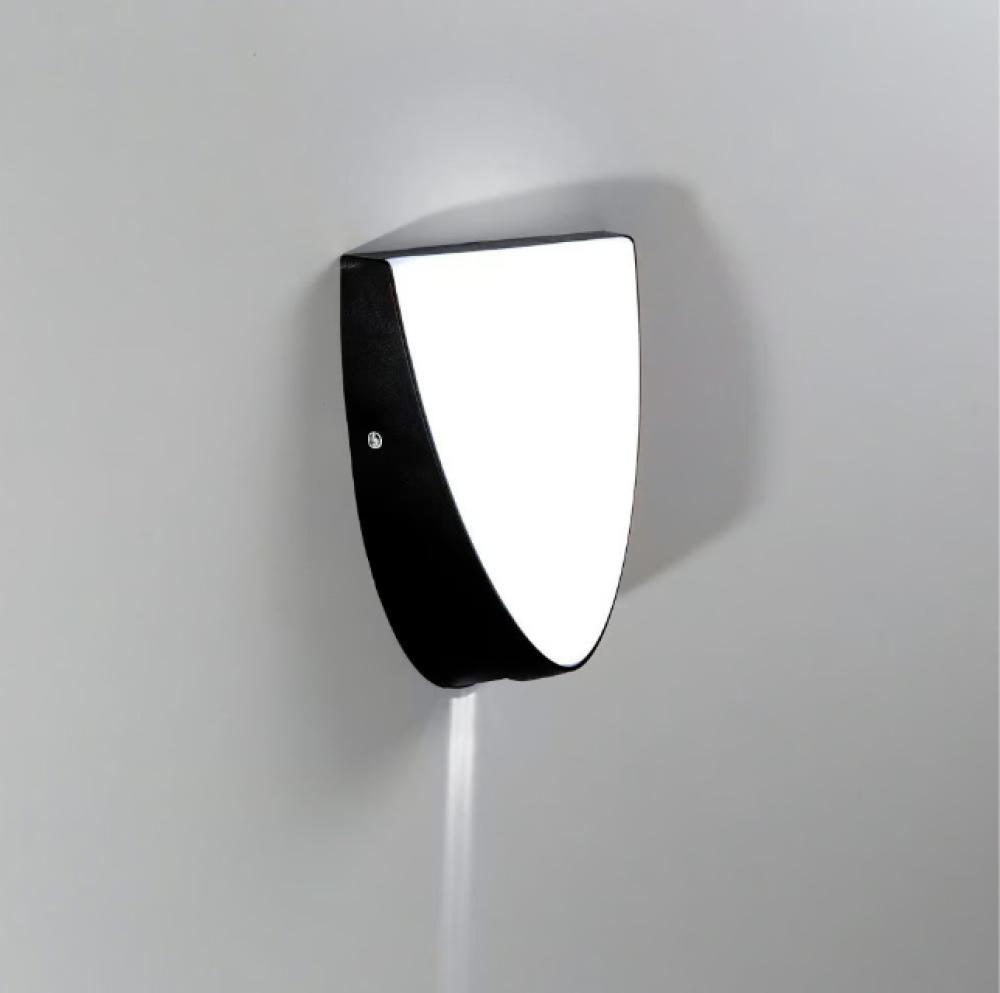 كشاف مثلث جدارى 30 واط فريم اسود