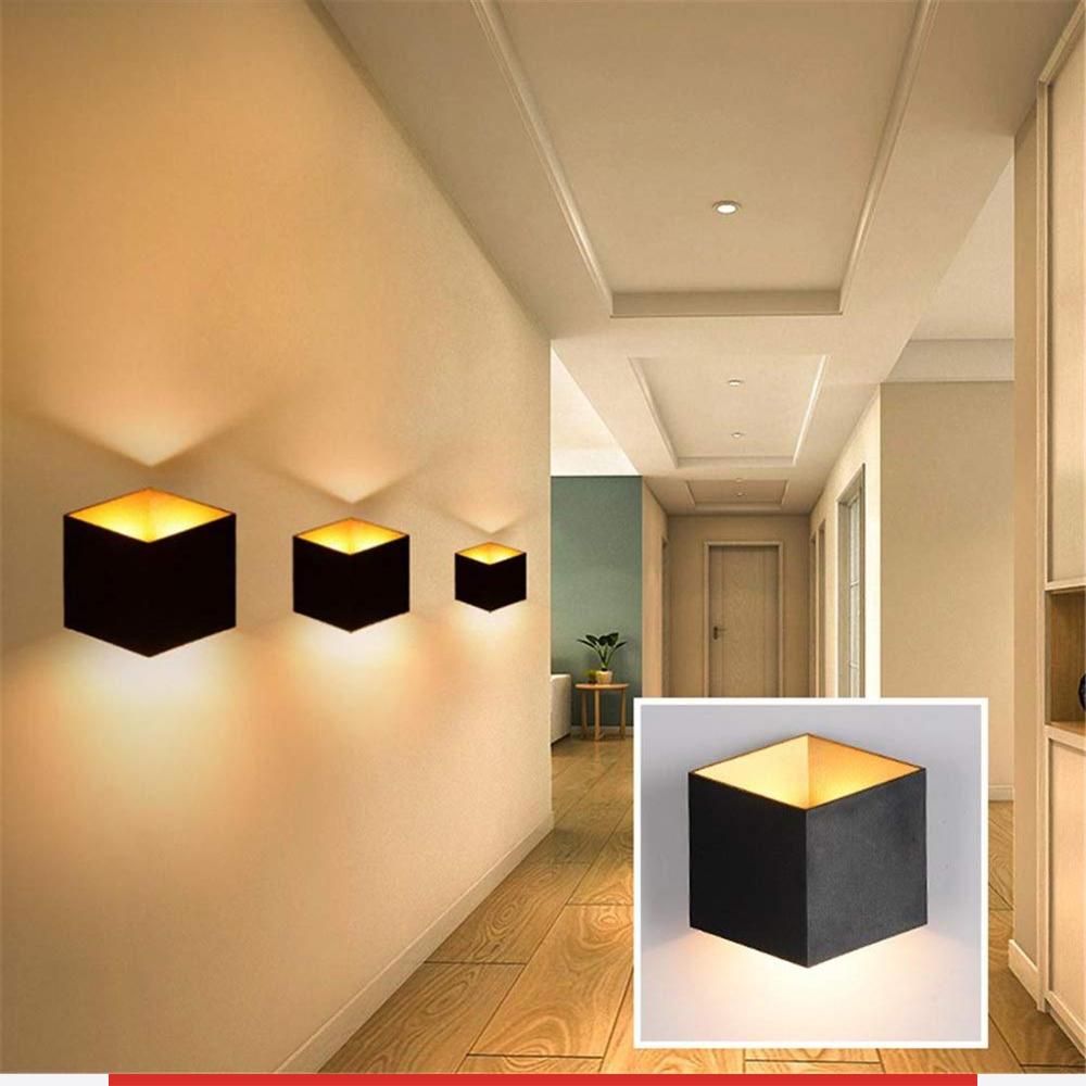 كشاف جداري ديكوري مكعب LED مودرن - اضاءه اصفرلون أسود - إضاءة مزدوجة لأعلى وأسفل