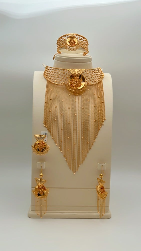 طقم ملكي الذهب