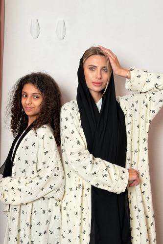 طقم عباية للأم والبنت Mommy & Me - فيونكات