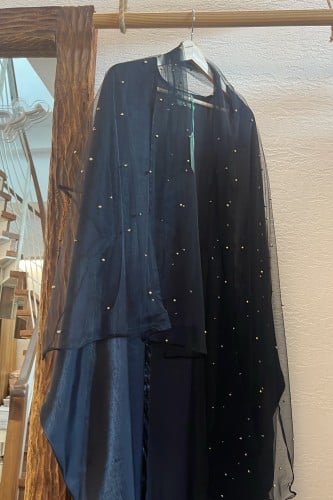 عباية أسود شايني -طرحة بخرز ذهبي