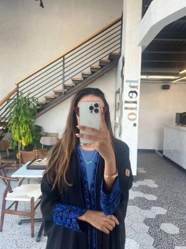 B09