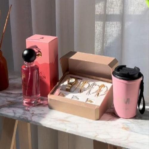 بوكس اهداء نسائي طقم ساعة مع ماق وعطر بتغليف مميز...
