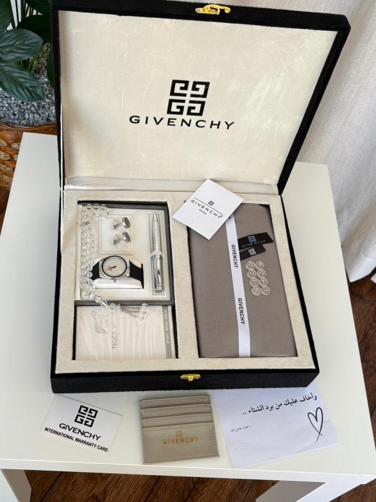 بوكس إهداء رجالي فاخر بتفاصيل أنيقة وجودة عالية