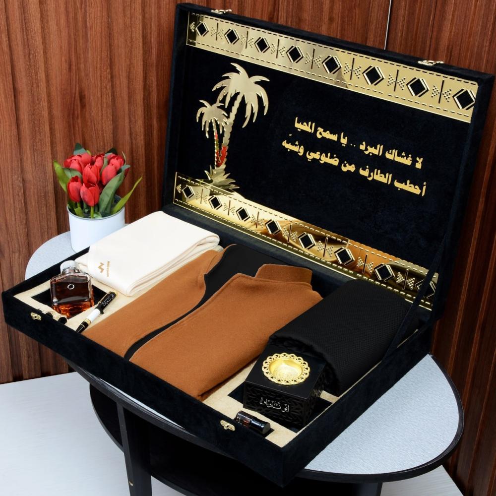 بوكس اهداء شتوي فخم سديري دبل فيس مع شال وقماش ومجموعة هدايا مميزه