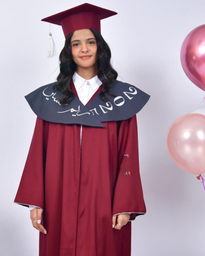 عباية تخرج عنابي لسنه 2025