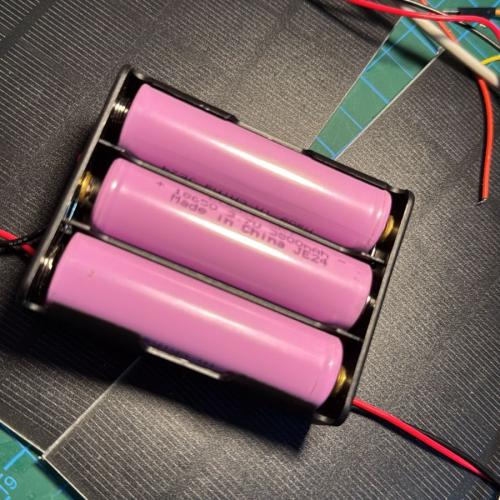 نظام خلية شمسية مع بطاريات ليثيوم