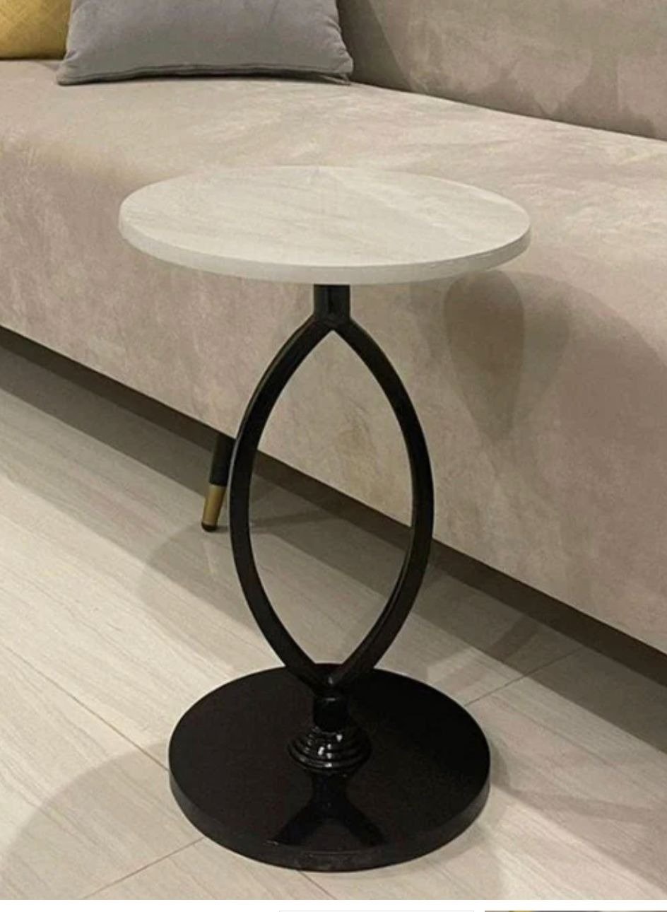 طاولة خدمة