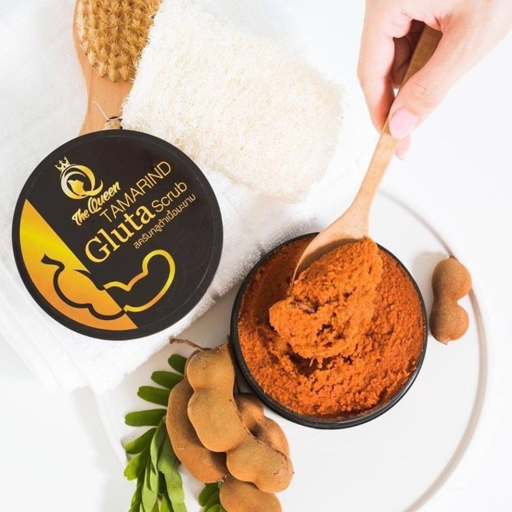دلكة ومقشر ذا كوين بالتمر الهندي والجلوتاثيون The Queen Tamarind Gluta Scrub