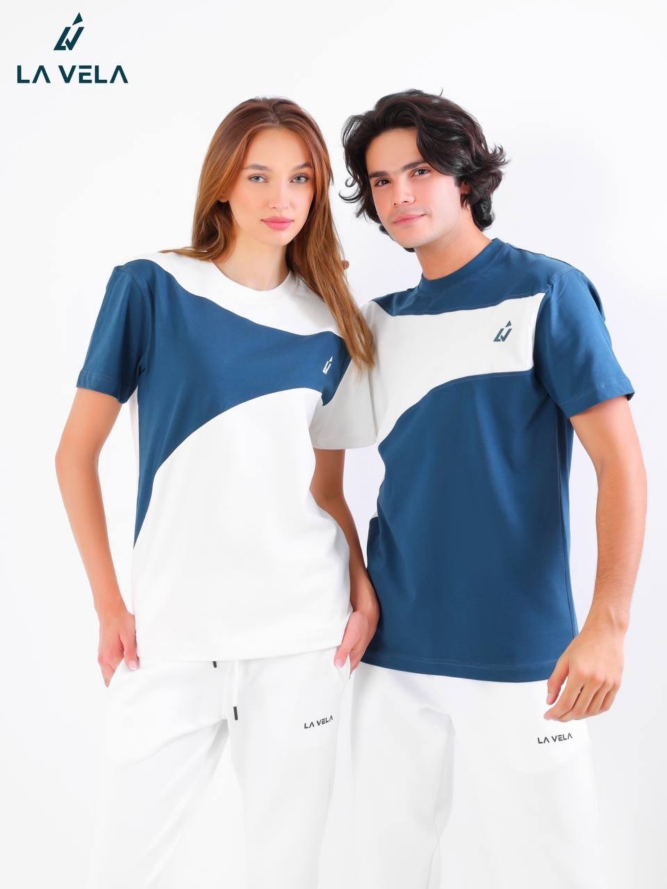 تيشيرت خط منتصف الصدر