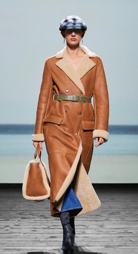 CHANEL LARGE SHOPPING BAG Chanel Large Wool Fur Leather Brown