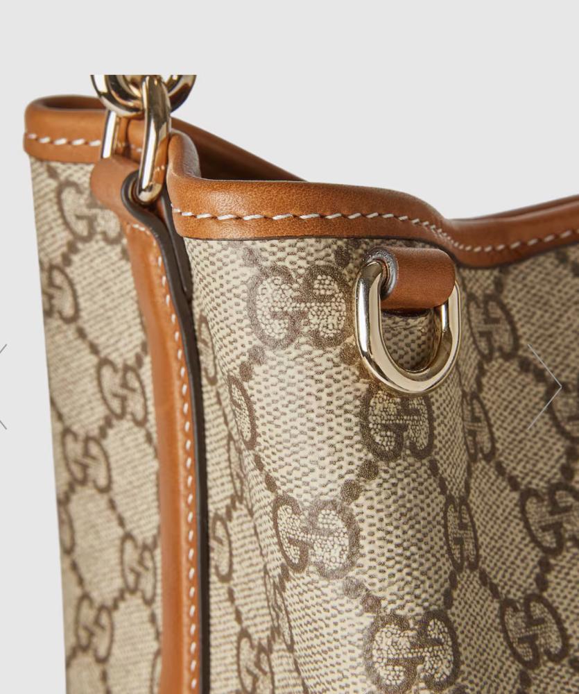 ショルダーバッグ・ポシェット GUCCI MINI GG EMBLEM BUCKET BAG BROWN GG Emblem Small bucket bag in beige - Gucci | Mytheresa