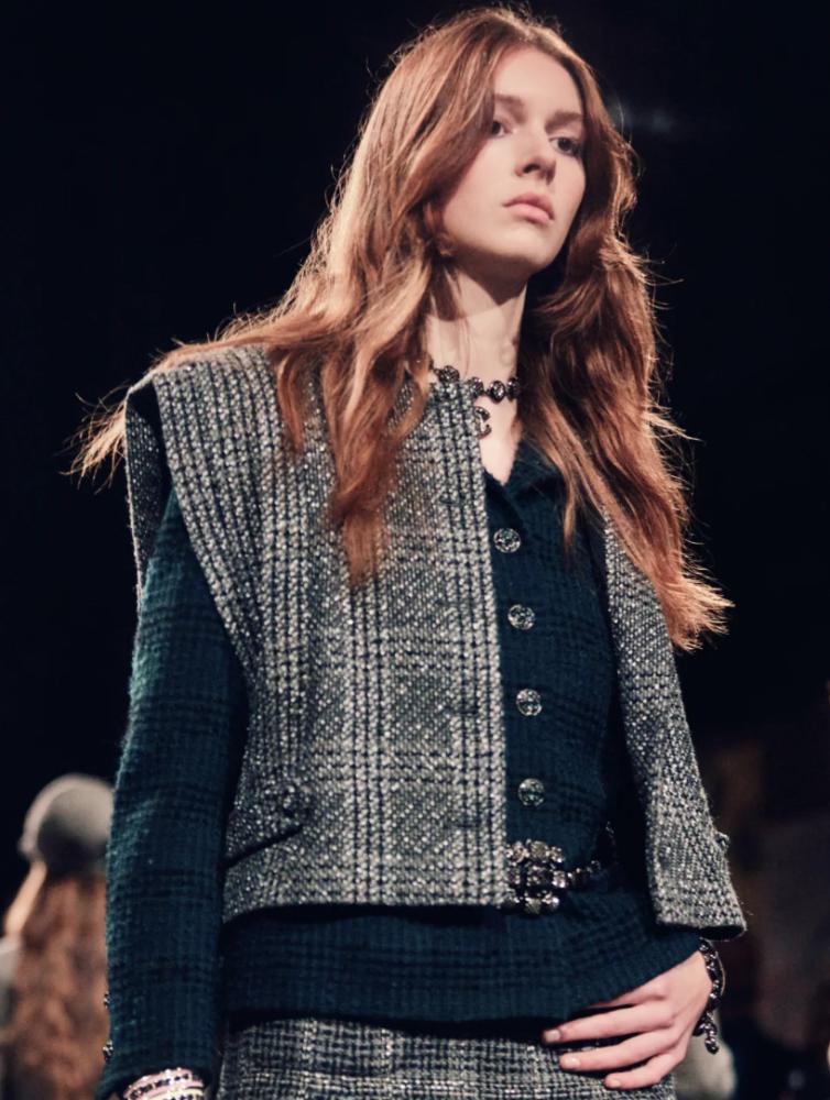 2024 Chanel Wool Tweed Gilet Grey - TEBOUGIE