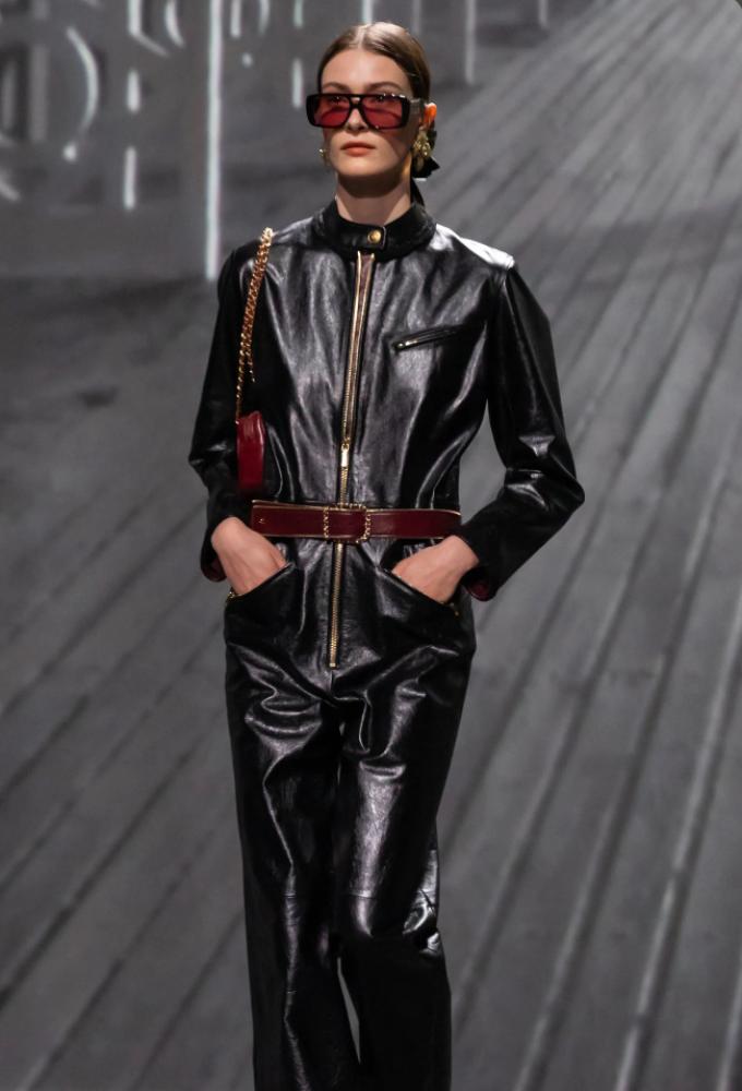 CHANEL ブラウンレザーベルト CHANEL Authentic Vintage Logo COCO mark Leather Chain Belt