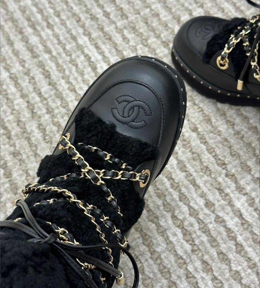 2024 Chanel Short Boots Black Leather - TEBOUGIE