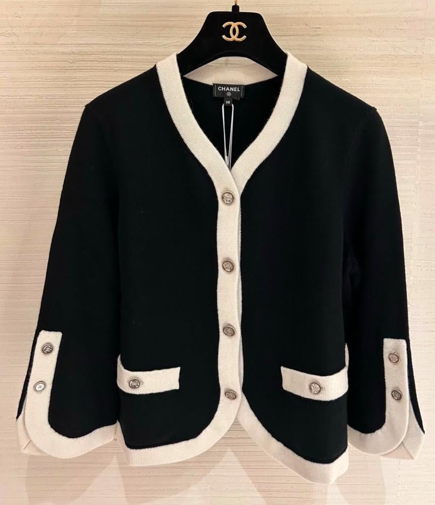カーディガン CHANEL Chanel Black Cashmere CC Turnlock Cardigan Sweater Size 10/42