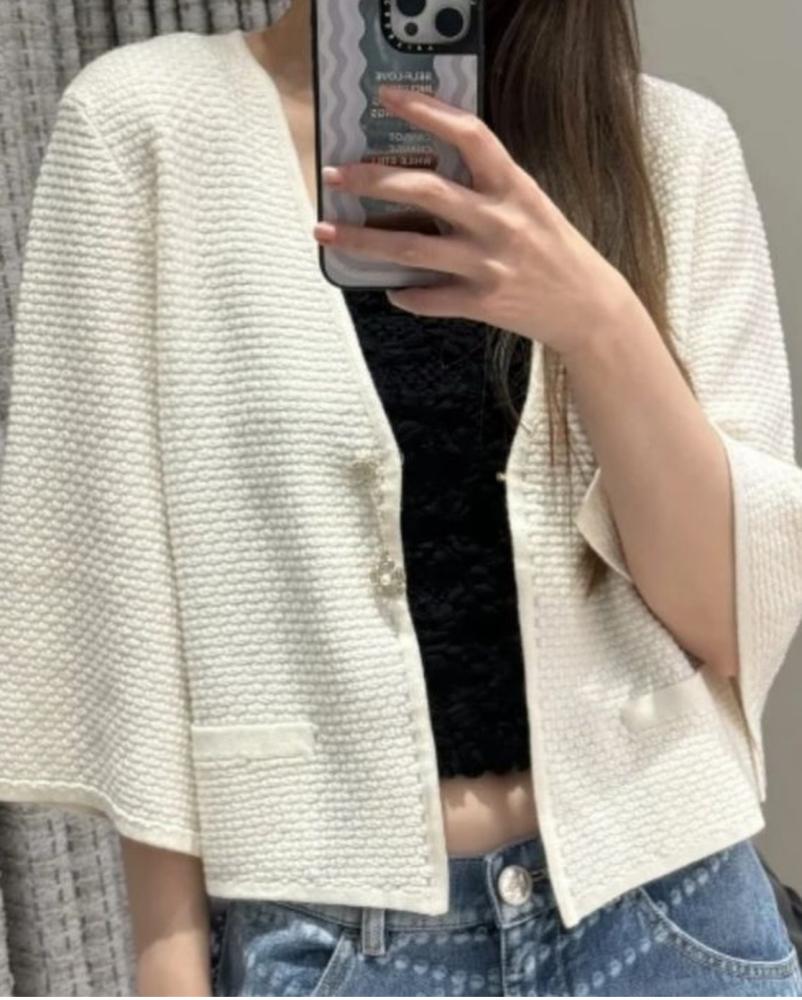 Chanel Cruise 2025 Crystal Black Cardigan - TEBOUGIE Chanel Cruise 2025 Crystal Black Cardigan - TEBOUGIE