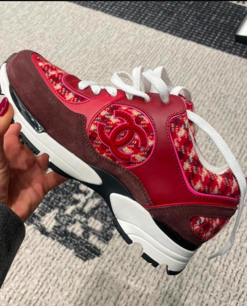 2024 Chanel Sneakers Tweed Wool Leather Beige Burgundy TEBOUGIE