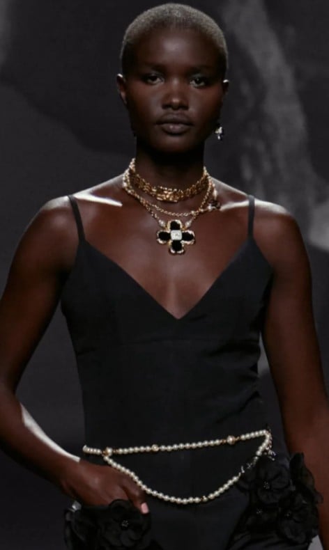 【CHANEL】2024/25 メティエダール ピアス｜華やぐCCロゴの輝き 税込) CCマーク ココマーク ピアス CHANEL シャネル ゴールド