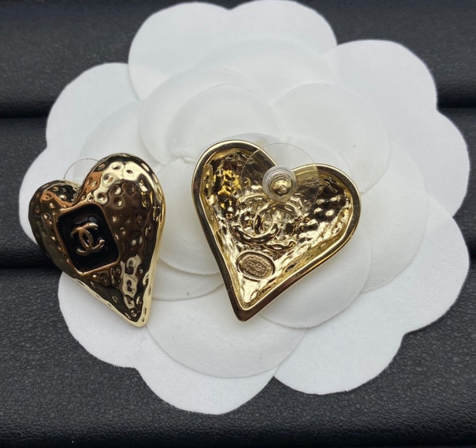 Chanel heart shaped earrings hotsell