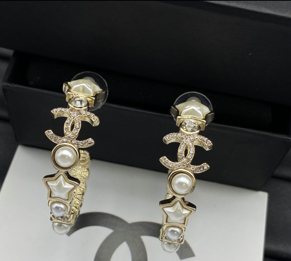 Chanel huggie earrings online