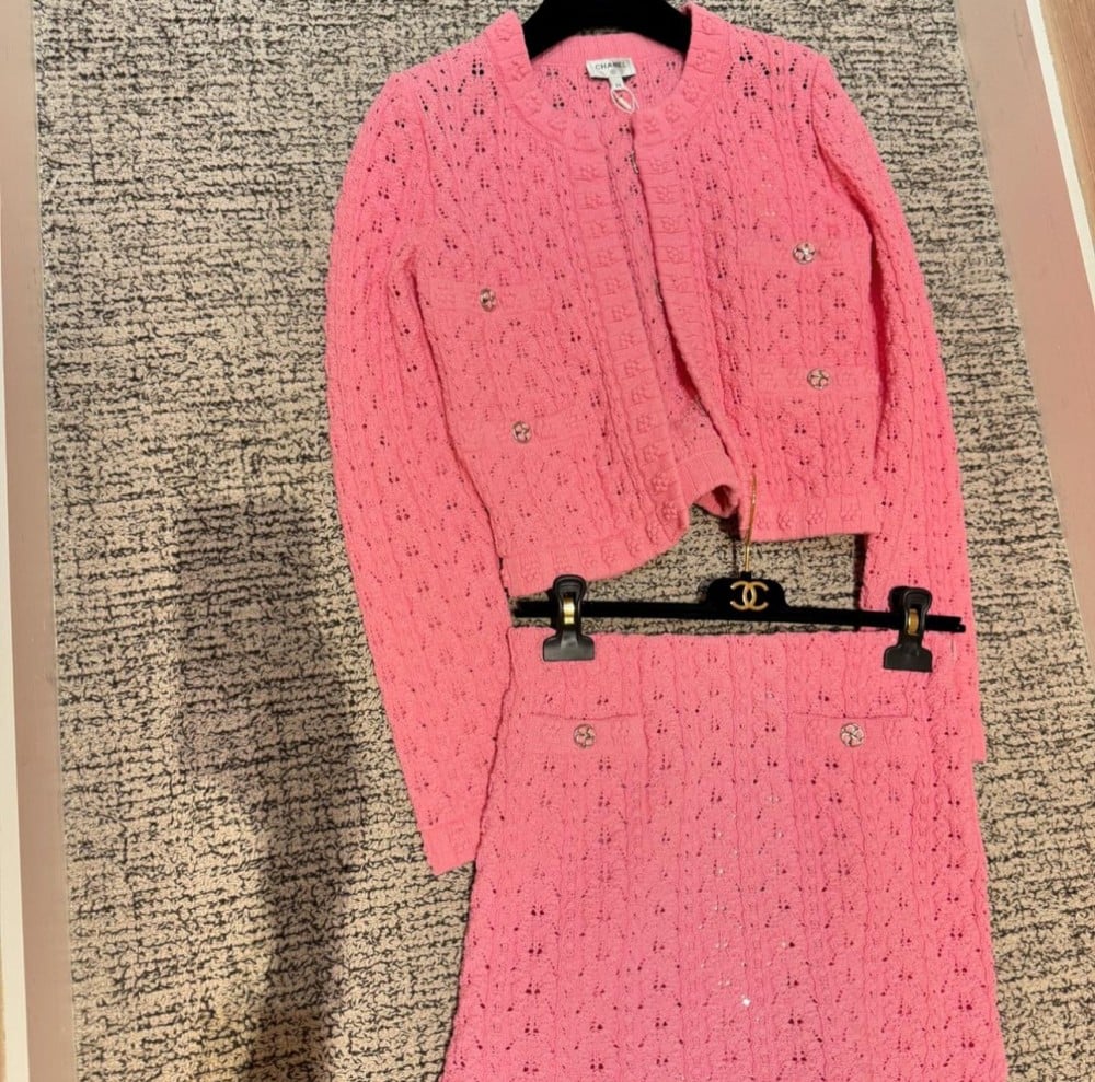 Chanel pink sweater hotsell