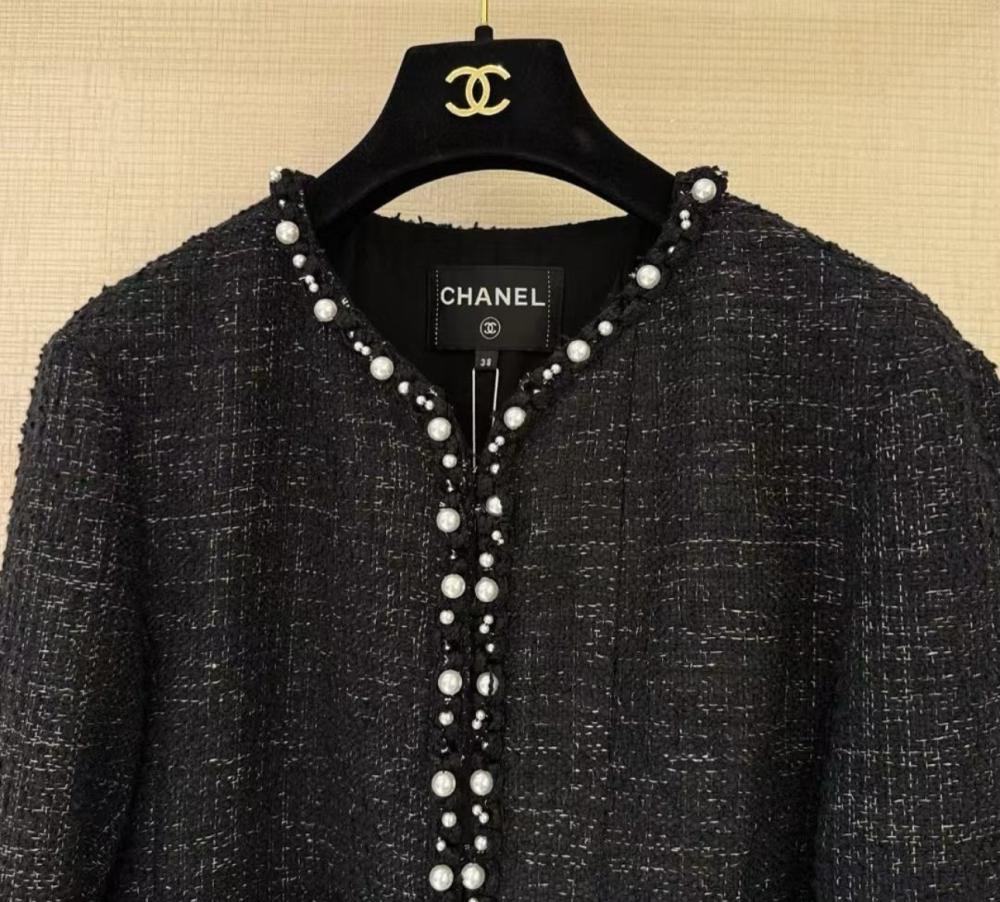 2025 Chanel Pearl Black Tweed Jacket - TEBOUGIE