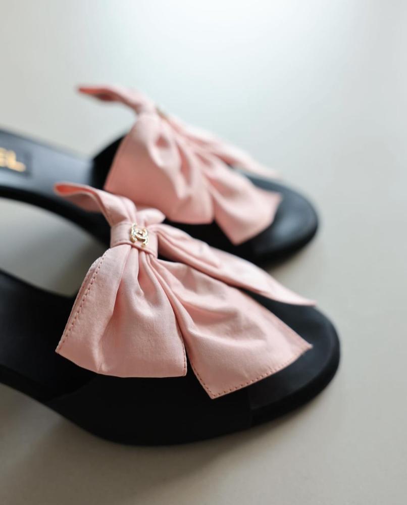 2024 Chanel pink leather and silk shoes