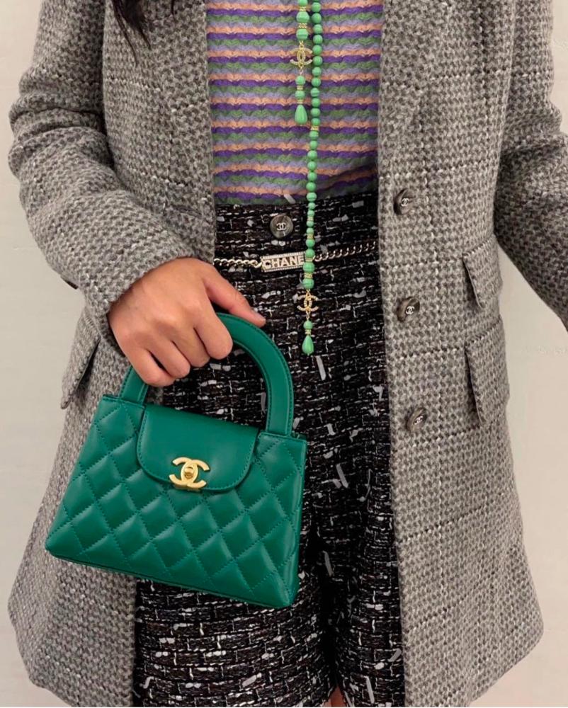 人気モデル✨CHANEL ロングジャケット　ダークグレー 2024 Chanel Wool Tweed Long Coat Grey Jacket - TEBOUGIE