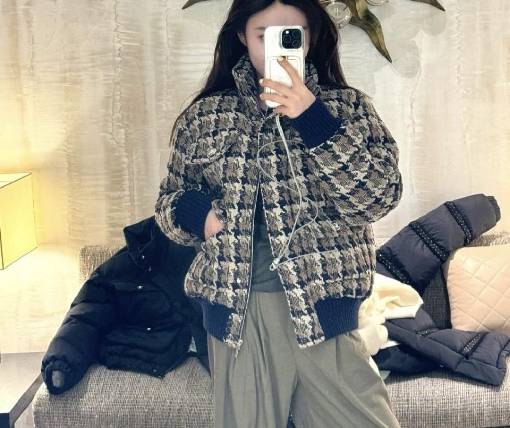 2024 Chanel Tweed Cashmere Wool Beige Navy Khaki Jacket - TEBOUGIE