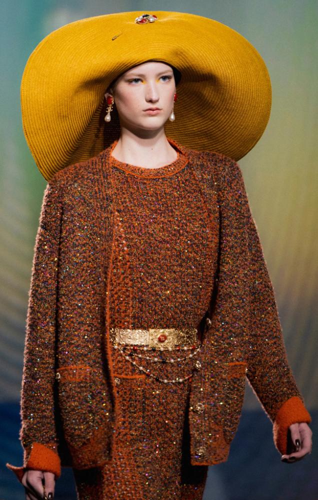 2024 Chanel Orange Shiny Cashmere Cardigan - TEBOUGIE