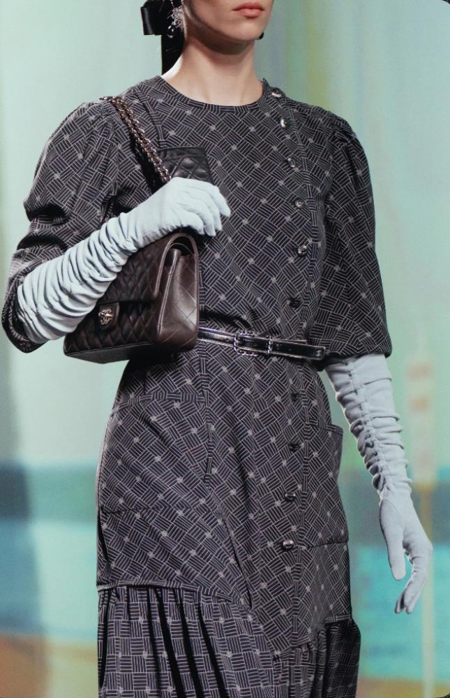 CHANEL シャネル ストーン装飾 ブラック長袖Tシャツ