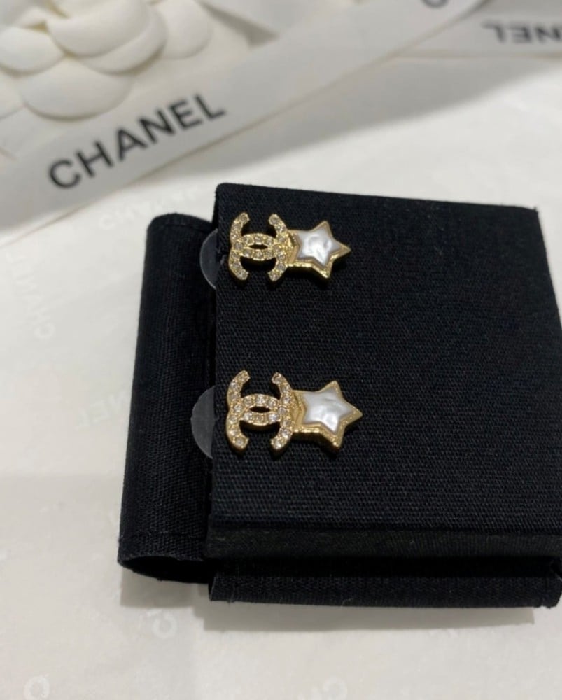 2024 Chanel gold star stud earrings with crystals - TEBOUGIE 2024 Chanel gold star stud earrings with crystals - TEBOUGIE