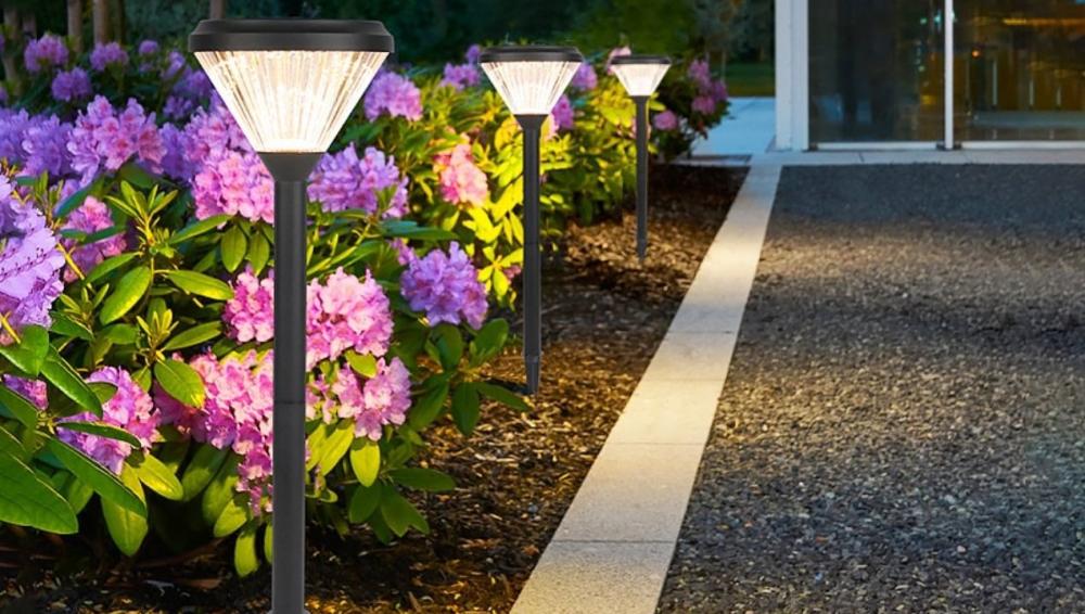 اعمدة الانارة للشوارع والحدائق