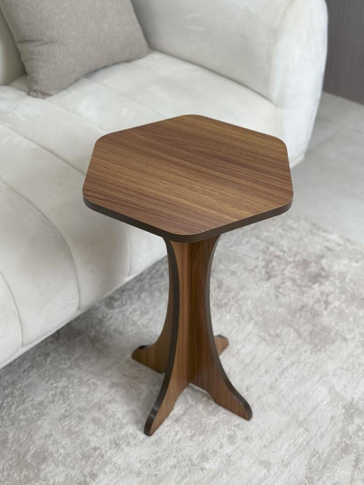 طاولة ديكور جانبية خشبية عصرية بجانب الأريكة بتصميم سداسي الشكل