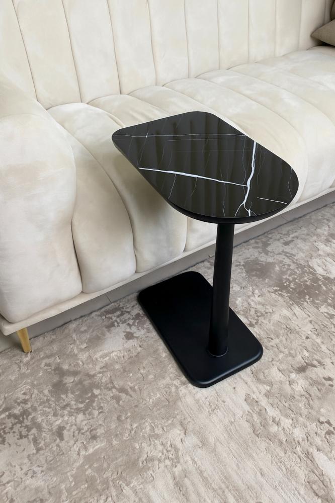 طاولة جانبية ، بسطح خشبي