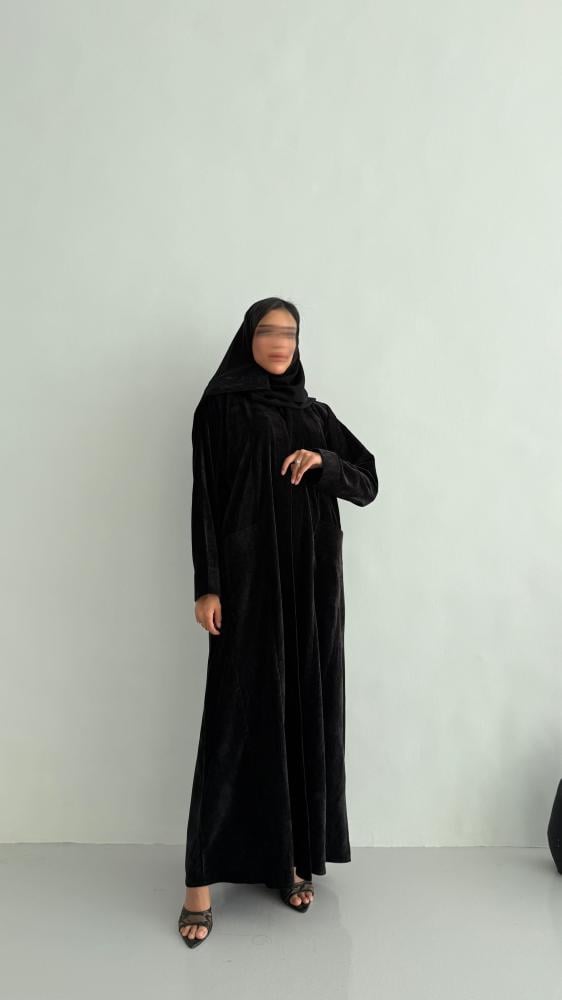 عباية مخمل قطيفة بجيوب أمامية – متوفرة بخمس ألوان أ-