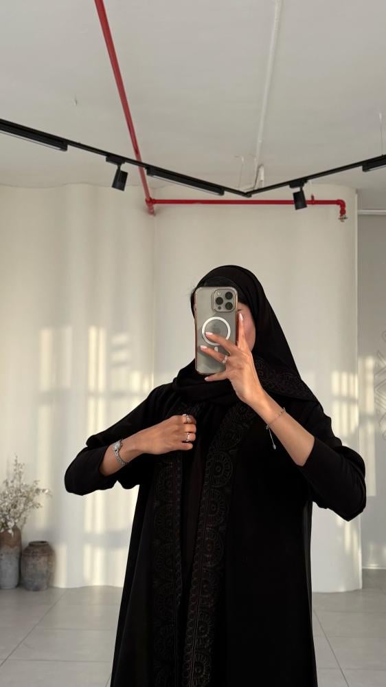 عباية انترنت نص كلوش بأكمام سترتش (أ)