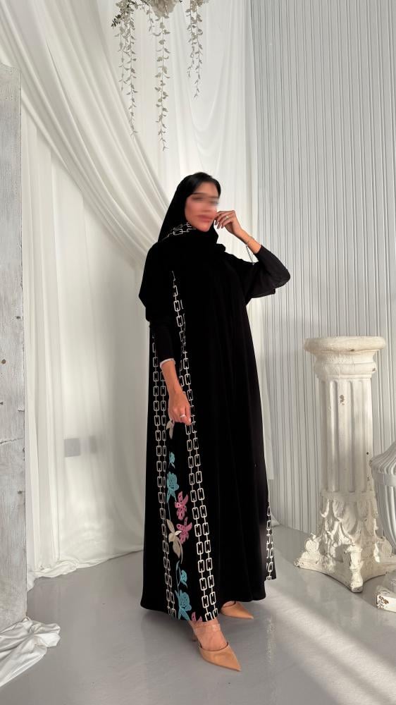 عباية ملكية كورية مطرزة من الجوانب والاكمام سترتش نص كلوش