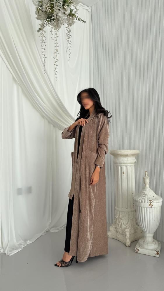 عباية مخمل قطيفة بجيوب أمامية – متوفرة بخمس ألوان