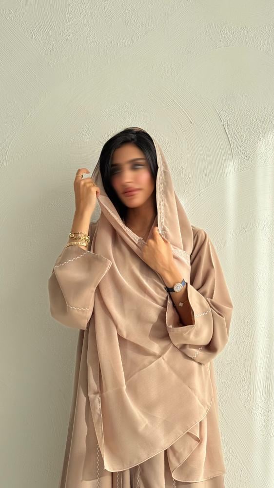 عباية كوبرا بنص كلوش ب – ألوان متعددة وأناقة متجدد