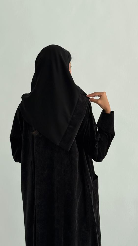 عباية مخمل قطيفة بجيوب أمامية – متوفرة بخمس ألوان أ-
