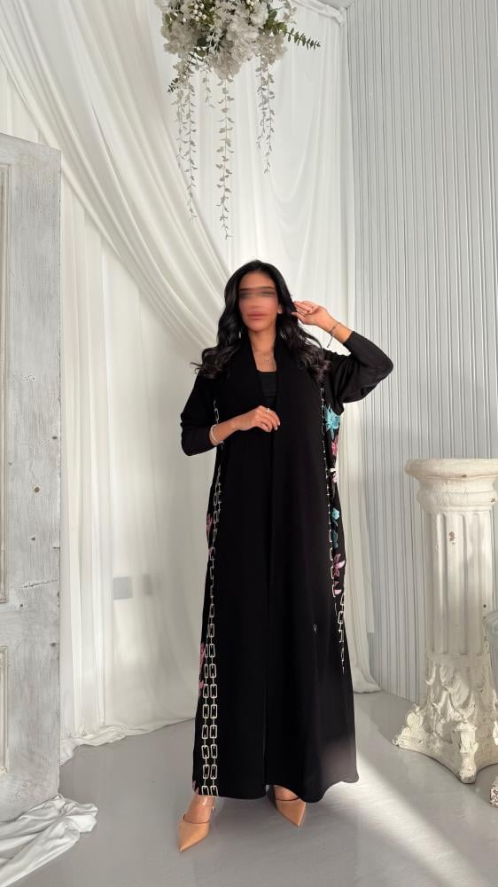 عباية ملكية كورية مطرزة من الجوانب والاكمام سترتش نص كلوش