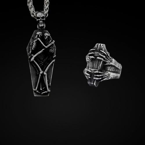 قلادة وخاتم | The coffin