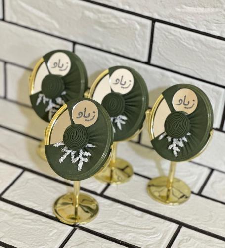 مرايات مع تغليف الاسم حسب الطلب ولون التغليف الدرز...