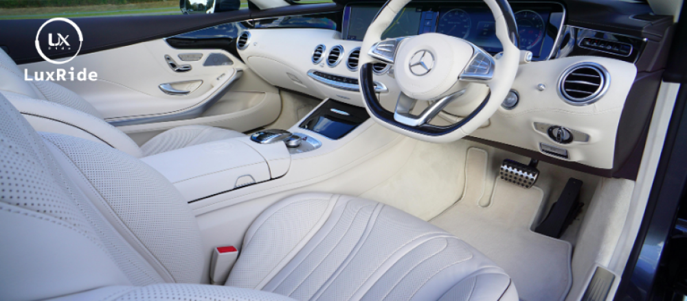 تنظيف السيارة من الداخل