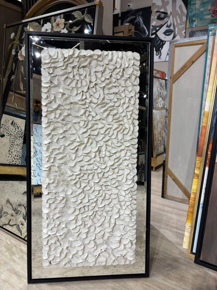 رسم  جبس علي مرايا معتق  بشكل انيق ومميز